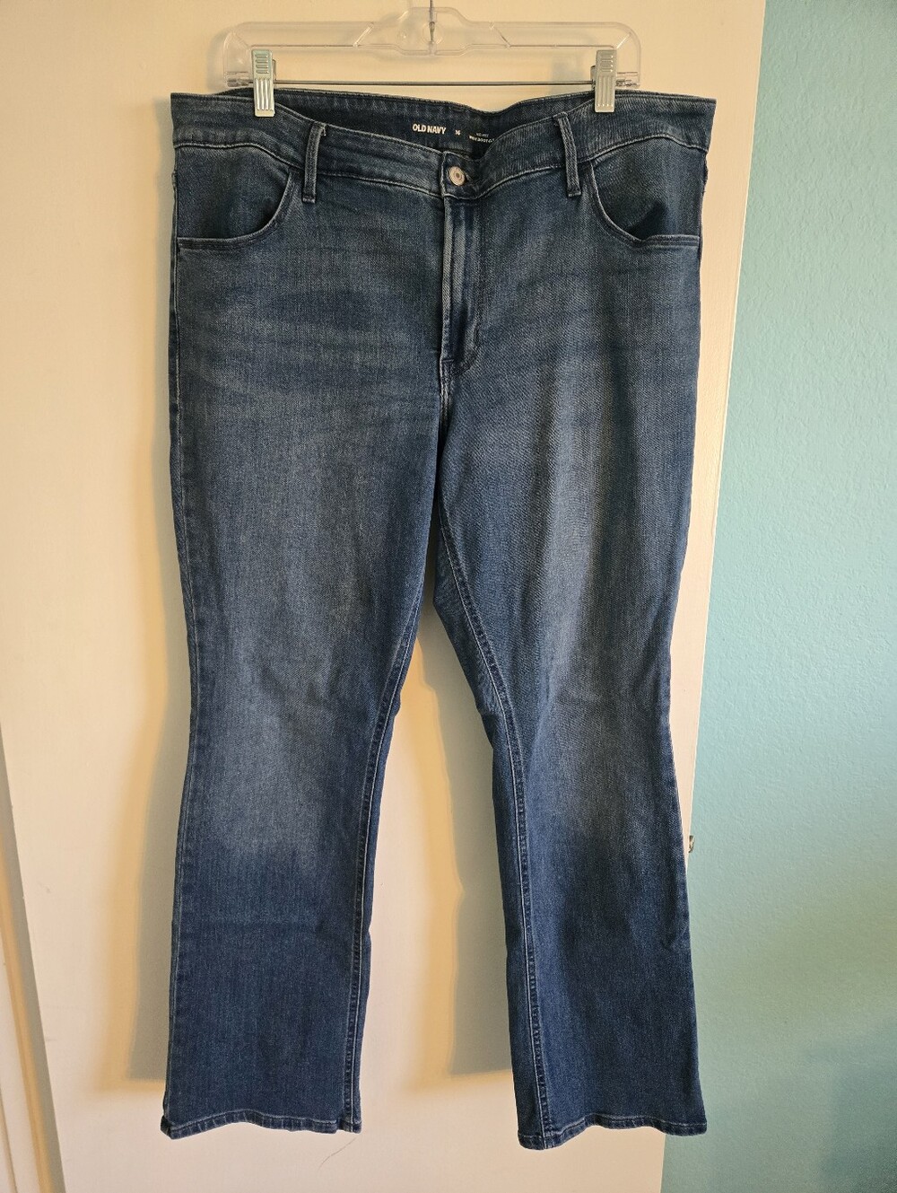 Old Navy Mid-Rise Wow Boot-Cut Blue Jeans 16